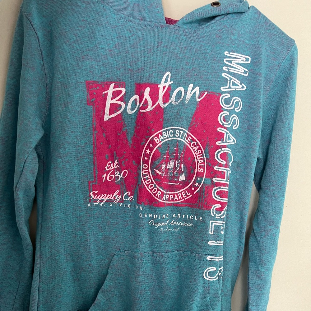 Boston Massachusetts sweatshirt, medium, blue and pink.